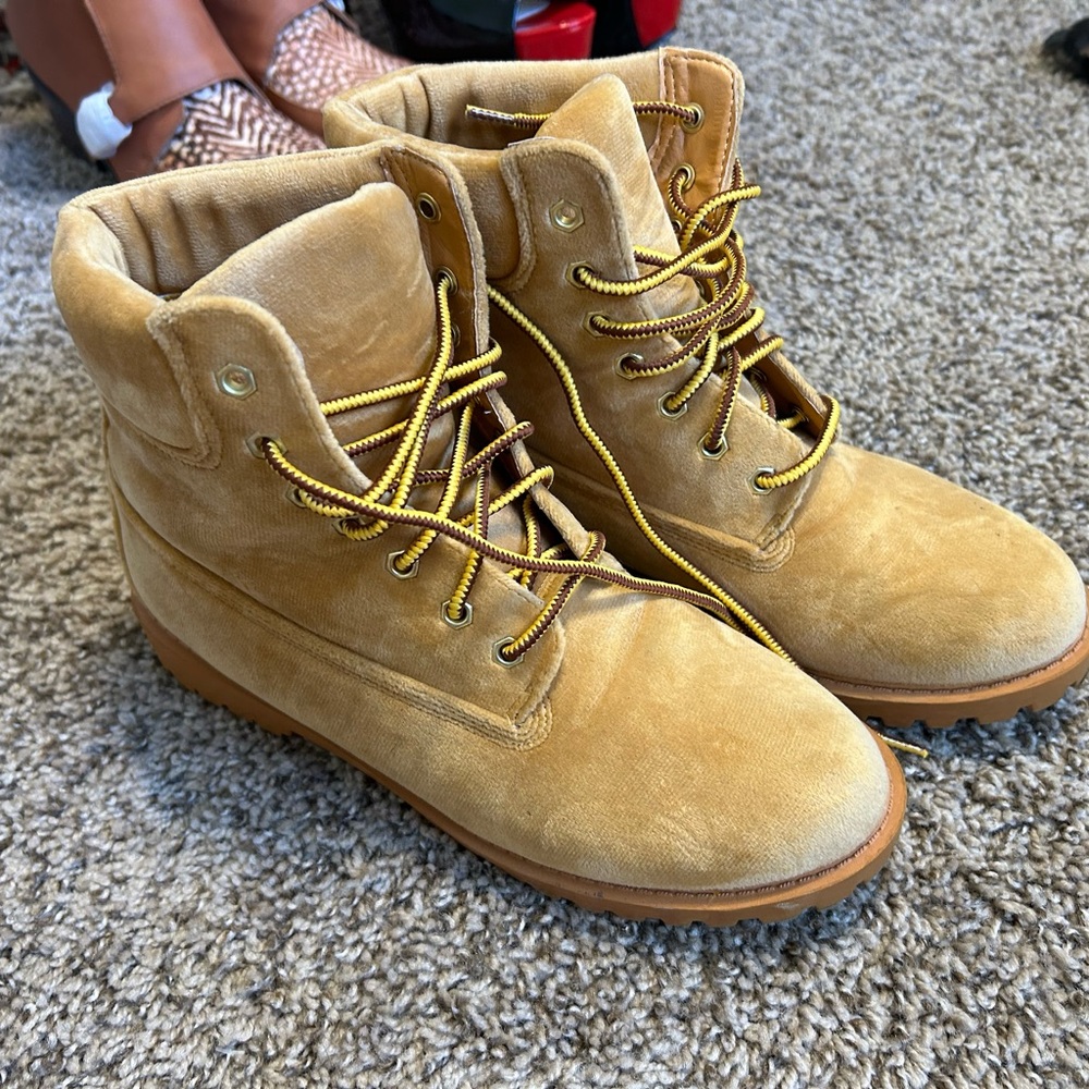 Lace-up Boots